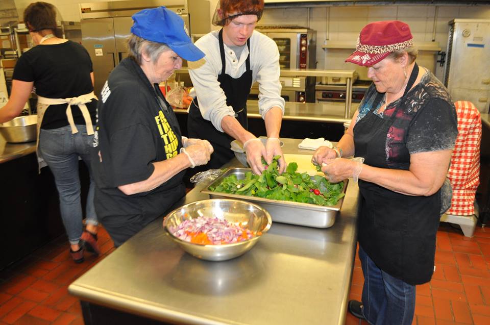 Soup Kitchen Schedules Volunteers with SignUpGenius